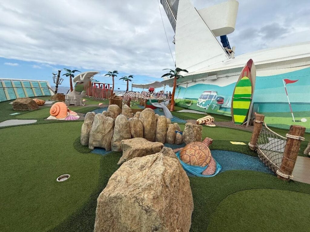 Mini golf on Explorer of the Seas