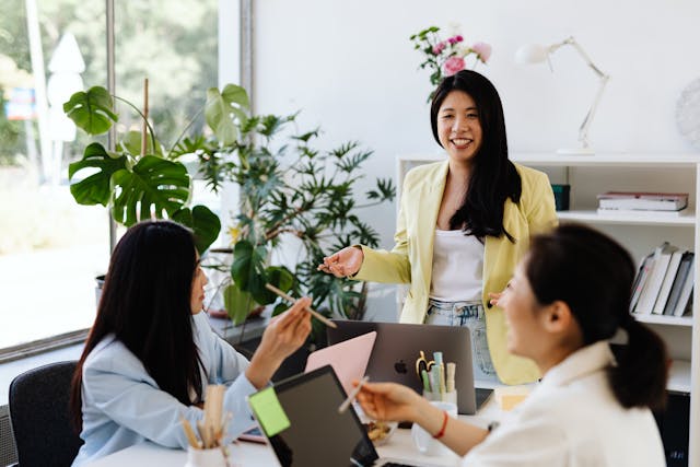 Women at work meeting 